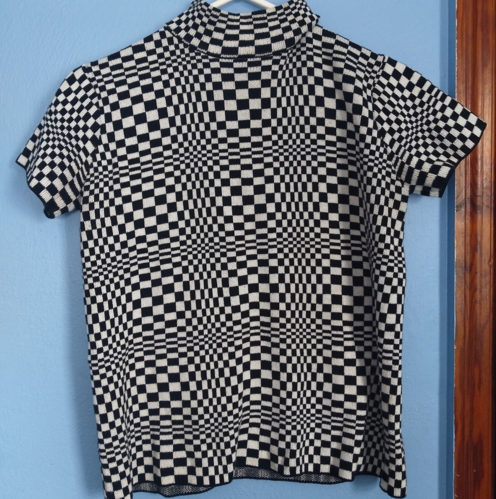 UNIF Echo Checkered Top Medium Black And White Discontinued